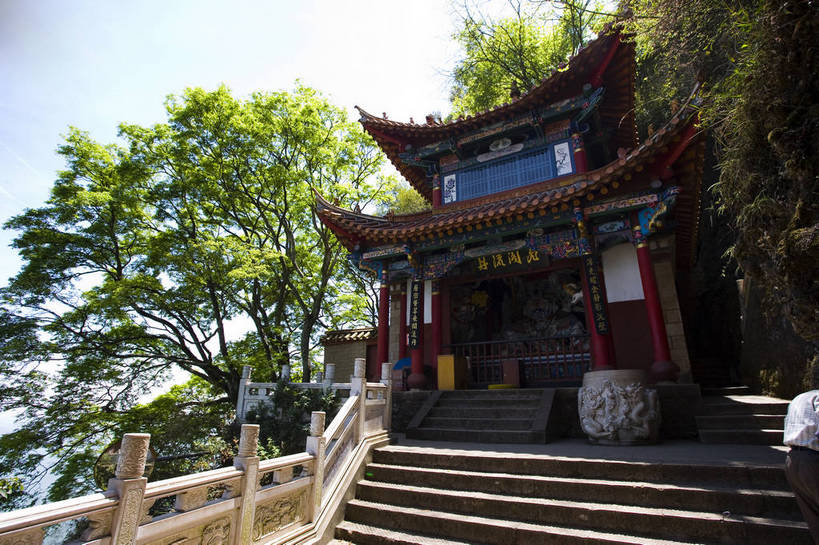 横图,彩色,室外,特写,白天,旅游,门,标志建筑,地标,建筑,昆明,中国,亚洲,局部,民俗,景观,文化遗产,建筑群,古典,古迹,建设,云南,特色,景色,摄影,人文景观,西山,中国文化,昆明市,东亚,龙门,云南省,中华人民共和国,省会,西南地区,民族建筑,滇,古代文明,旅行,昆明龙门,昆明西山,罗汉山三清阁,三清阁,西山区,传统文化,门匾,bj174