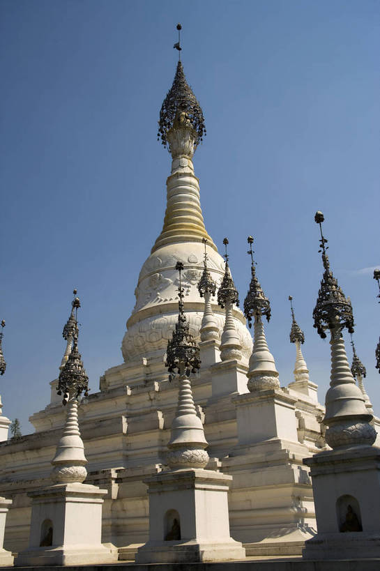 竖图,彩色,室外,白天,旅游,标志建筑,地标,建筑,昆明,中国,亚洲,民俗,文化遗产,建筑群,塔,古典,建设,云南,特色,竖,摄影,人文景观,矗立,中国文化,耸立,昆明市,东亚,云南省,中华人民共和国,省会,西南地区,挺立,民族建筑,滇,塔林,古代文明,旅行,西山区,传统文化,云南民族村,bj174