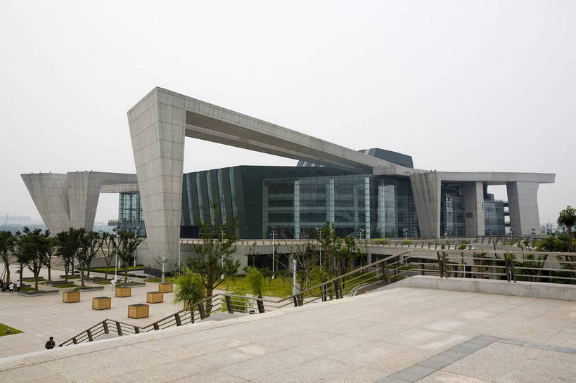 广场,横图,室外,白天,旅游,度假,名胜古迹,城市风光,标志建筑,城市,道路,地标,建筑,武汉,中国,亚洲,遗迹,景观,交通,都市,古迹,文物,娱乐,建设,现代,古建筑,现代建筑,地标建筑,享受,休闲,旅游胜地,放松,运输,经济,古文明,东亚,发展,湖北,湖北省,武汉市,汉阳,中华人民共和国,省会,华中地区,鄂,繁荣,进步,发达,艺术中心,旅行,汉阳区,武汉琴台文化艺术中心,琴台文化艺术中心,bj174