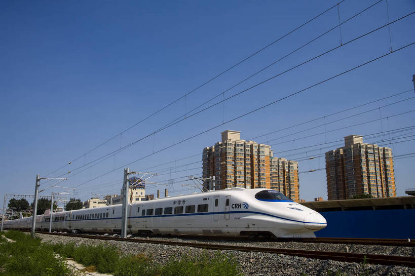 横图,彩色,室外,白天,火车,北京,中国,亚洲,轨道交通,交通,铁轨,首都,现代,列车,运输,摄影,文明,高速列车,东亚,发展,中华人民共和国,北京市,京,北平,华北地区,北京南站,bj174