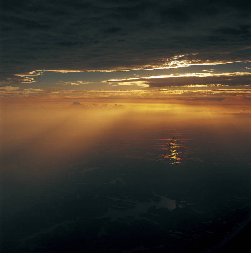 竖图,彩色,室外,湖泊,河流,雾,中国,亚洲,壮观,大地,景观,山川,云,云层,天空,阳光,自然,天,远景,竖,摄影,矗立,鸟瞰,耸立,自然现象,东亚,中华人民共和国,挺立,夕阳,bj174