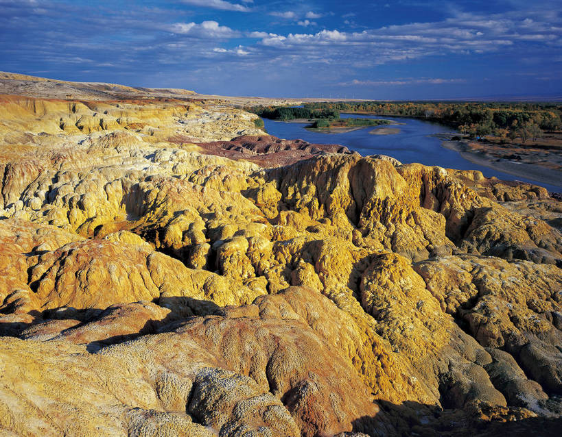横图,彩色,室外,白天,旅游,森林,树林,中国,亚洲,壮观,高山,景观,山峰,山峦,自然,远景,摄影,人文景观,雄伟,东亚,地貌,新疆,中华人民共和国,江,旅行,地质,额尔齐斯河,bj174