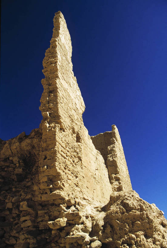 竖图,彩色,室外,特写,白天,旅游,度假,荒凉,名胜古迹,标志建筑,地标,建筑,中国,亚洲,遗迹,壮观,景观,文化遗产,古城,古迹,文物,娱乐,建设,古建筑,西藏,蓝天,享受,休闲,旅游胜地,放松,竖,摄影,人文景观,古代建筑,雄伟,空旷,矗立,近景,古堡,耸立,古文明,东亚,地貌,中华人民共和国,挺立,阿里,古代文明,旅行,地质,古格王朝遗址,bj174