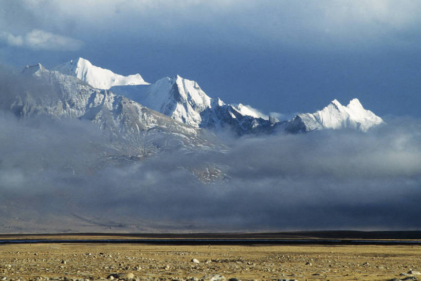 横图,彩色,室外,白天,旅游,荒凉,丘陵,峡谷,中国,亚洲,壮观,景观,云,山峦,西藏,蓝天,天空,自然,摄影,人文景观,雄伟,空旷,近景,荒山,东亚,地貌,中华人民共和国,阿里,旅行,地质,bj174