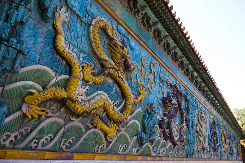 故宫,宫殿,横图,彩色,室外,特写,白天,旅游,度假,成功,名胜古迹,标志建筑,地标,建筑,雕塑,北京,中国,亚洲,局部,风俗,遗迹,艺术,装饰,龙,雕刻,雕像,浮雕,图片,墙,屋顶,文化遗产,瓦,古迹,历史,文物,娱乐,建设,传统,古建筑,墙壁,工艺品,紫禁城,享受,休闲,旅游胜地,放松,精神,摄影,古代建筑,纪念,皇帝,部分,美术,权威,象征,高贵,美好,主题,图腾,传说,感受,陈列,古文明,东亚,中华人民共和国,功能,美学,权力,统治,祥瑞,灵兽,权势,尊荣,九龙壁,古代文明,制度,天子,特征,九五之尊,圣上,统治者,陛下,官家,势力,幸运,旅行,bj174