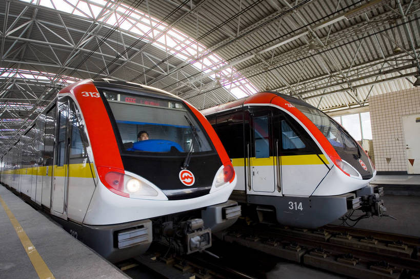 横图,彩色,室外,白天,上海,中国,亚洲,停靠,站台,摄影,东亚,中华人民共和国,轻轨,bj174