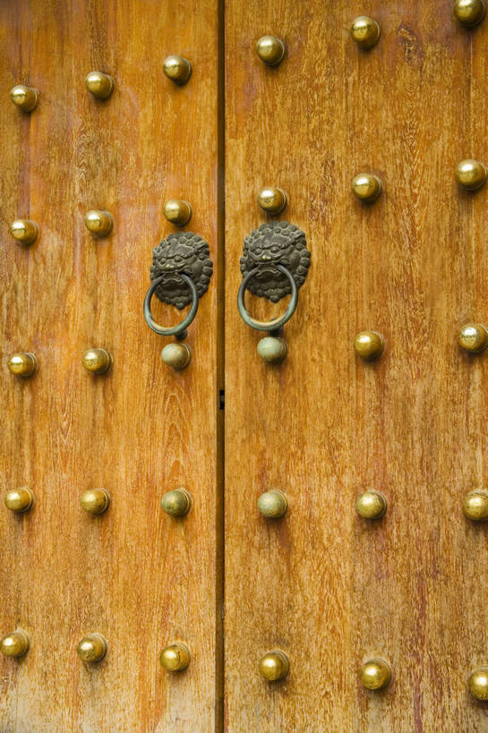 寺庙,竖图,彩色,室外,特写,白天,旅游,度假,名胜古迹,门,标志建筑,地标,建筑,上海,中国,亚洲,局部,遗迹,古迹,文物,娱乐,门环,建设,古建筑,历史建筑,享受,休闲,旅游胜地,放松,摄影,静安寺,部分,文明,古文明,东亚,中华人民共和国,旅行,庙,传统文化,bj174