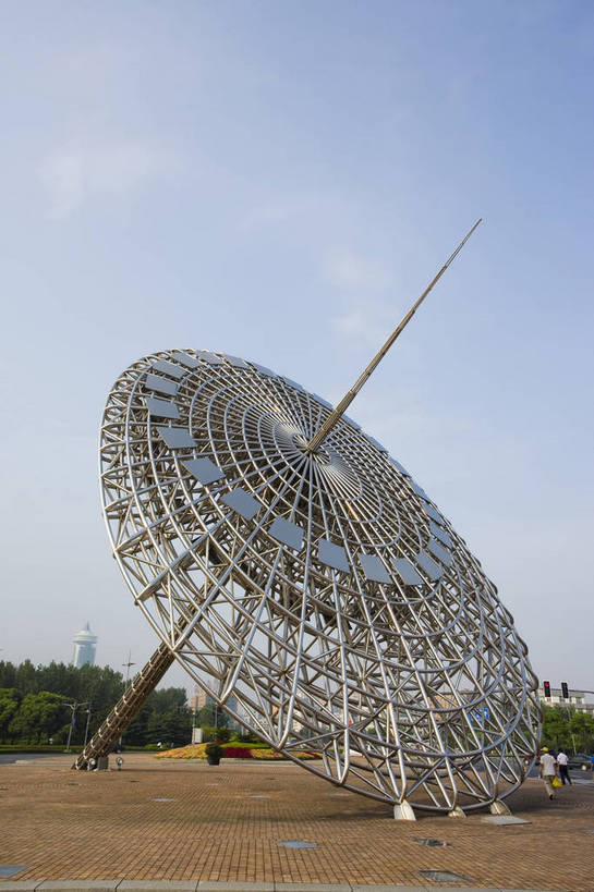 竖图,彩色,室外,特写,白天,旅游,度假,仪器,名胜古迹,标志建筑,地标,建筑,上海,中国,亚洲,局部,遗迹,科学,景观,古迹,文物,娱乐,建设,古建筑,地标建筑,享受,休闲,旅游胜地,放松,竖,摄影,部分,科技馆,日晷,古文明,东亚,中华人民共和国,旅行,bj174