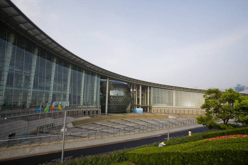 横图,彩色,室外,特写,白天,旅游,度假,名胜古迹,标志建筑,地标,建筑,上海,中国,亚洲,遗迹,景观,古迹,文物,娱乐,建设,古建筑,浦东,蓝天,绿地,享受,休闲,旅游胜地,放松,摄影,上海科技馆,部分,申,科技馆,浦东新区,世纪大道,古文明,东亚,上海市,中华人民共和国,沪,华东地区,旅行,bj174