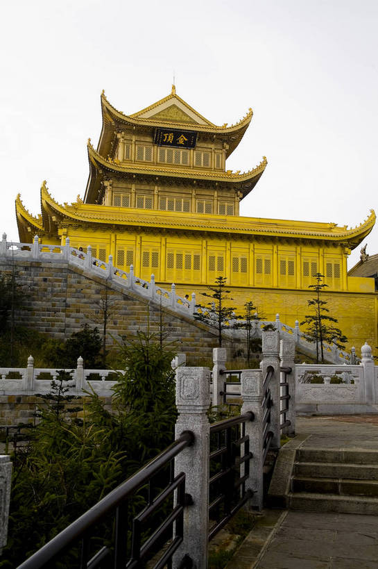 无人,竖图,彩色,室外,白天,旅游,度假,名胜古迹,标志建筑,地标,建筑,峨眉山,中国,亚洲,遗迹,景观,文化遗产,建筑群,古典,古迹,文物,娱乐,建设,古建筑,金顶,享受,休闲,旅游胜地,放松,竖,摄影,四川省,中国文化,古文明,东亚,中华人民共和国,旅行,bj174