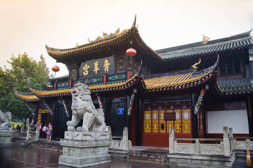 横图,彩色,室外,白天,旅游,度假,名胜古迹,门,标志建筑,地标,建筑,中国,亚洲,遗迹,雕刻,建筑群,古典,古迹,文物,娱乐,建设,古建筑,享受,休闲,旅游胜地,放松,摄影,雕花,四川省,古文明,东亚,成都,中华人民共和国,青羊宫,旅行,bj174