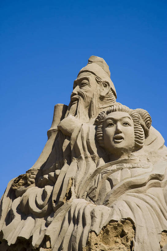 无人,竖图,彩色,室外,白天,旅游,度假,名胜古迹,标志建筑,地标,建筑,雕塑,中国,亚洲,遗迹,造型,人物,雕像,古迹,文物,娱乐,建设,古建筑,享受,休闲,旅游胜地,放松,竖,摄影,人文景观,沙雕,沙砾,古文明,东亚,宁夏,银川,中华人民共和国,西北地区,宁夏回族自治区,宁,石嘴山,石嘴山市,旅行,沙湖,沙湖生态旅游区,平罗,平罗县,bj174