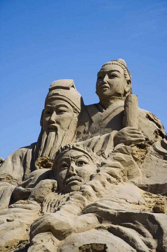 无人,竖图,彩色,室外,白天,旅游,度假,名胜古迹,标志建筑,地标,建筑,雕塑,中国,亚洲,遗迹,造型,人物,雕像,古迹,文物,娱乐,建设,古建筑,享受,休闲,旅游胜地,放松,竖,摄影,人文景观,沙雕,沙砾,古文明,东亚,宁夏,银川,中华人民共和国,西北地区,宁夏回族自治区,宁,石嘴山,石嘴山市,旅行,沙湖,沙湖生态旅游区,平罗,平罗县,bj174