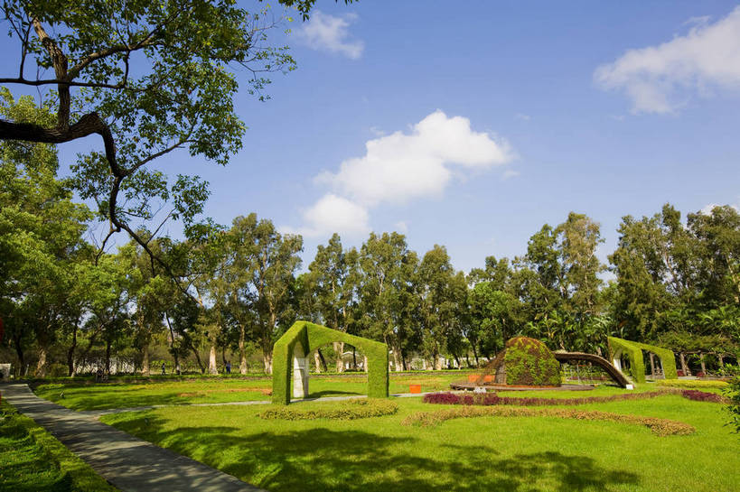 无人,家,花园,横图,彩色,室外,白天,旅游,度假,草坪,名胜古迹,树林,标志建筑,地标,建筑,台湾,中国,亚洲,遗迹,房屋,屋子,古迹,文物,娱乐,建设,古建筑,楼房,住宅,白云,蓝天,自然,享受,休闲,旅游胜地,放松,摄影,蒋介石,故居,古文明,东亚,中华人民共和国,台北市,政治家,外交家,旅行,房子,士林官邸,蒋宋美龄,宋美龄,bj174