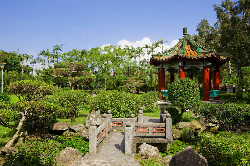 无人,家,花园,横图,彩色,室外,白天,旅游,度假,草坪,名胜古迹,树林,标志建筑,地标,建筑,台湾,中国,亚洲,遗迹,房屋,屋子,古迹,文物,娱乐,建设,古建筑,楼房,住宅,白云,蓝天,自然,凉亭,享受,休闲,旅游胜地,放松,摄影,蒋介石,故居,古文明,东亚,中华人民共和国,台北市,政治家,外交家,旅行,房子,士林官邸,蒋宋美龄,宋美龄,bj174