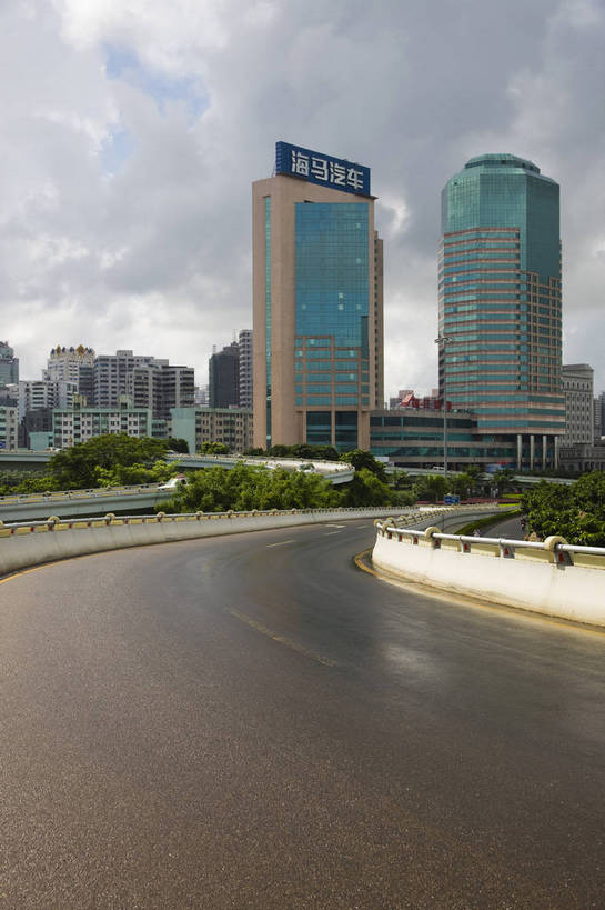 无人,竖图,彩色,室外,白天,旅游,城市风光,道路,建筑,中国,亚洲,景观,建筑群,交通,现代建筑,海南,天空,旅游胜地,竖,摄影,东亚,中华人民共和国,海口,马路,旅行,国贸,bj174