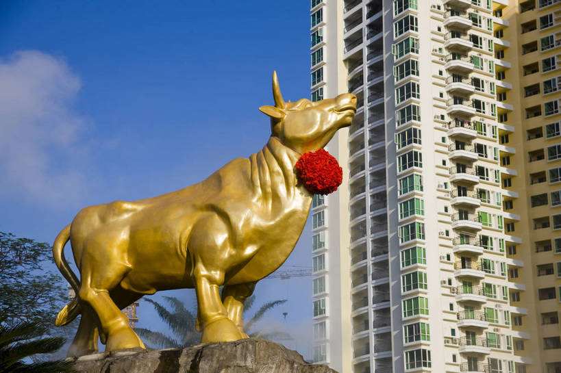 无人,横图,彩色,室外,特写,白天,旅游,树林,城市风光,建筑,牛,雕塑,中国,亚洲,景观,现代建筑,海南,天空,旅游胜地,摄影,海南省,东亚,中华人民共和国,华南地区,省会,海口,海口市,琼,旅行,居住区,金牛岭公园,bj174