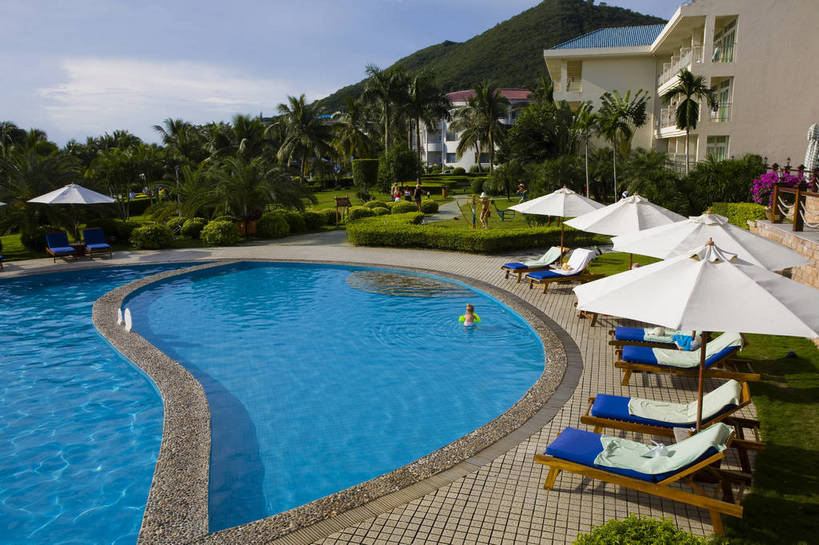 游泳池,横图,彩色,室外,特写,白天,旅游,树林,植物,别墅,建筑,酒店,椰树,叶子,三亚,中国,亚洲,景观,绿叶,树,树木,海南,绿色,天空,自然,休闲,嫩叶,旅游胜地,摄影,海南省,生长,成长,度假村,东亚,三亚市,中华人民共和国,华南地区,琼,叶,叶片,棕榈,椰子树,旅行,大东海,三亚丽景海湾酒店,bj174