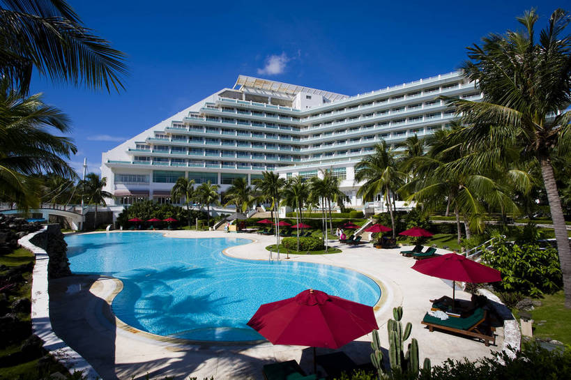 无人,横图,彩色,室外,白天,旅游,树林,建筑,酒店,三亚,中国,亚洲,躺椅,景观,海湾,海南,天空,休闲,旅游胜地,摄影,海南省,度假村,东亚,三亚市,中华人民共和国,华南地区,琼,旅行,旅店,亚龙湾,亚龙湾国家旅游度假区,三亚凯莱度假酒店,bj174