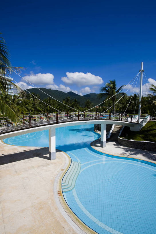 无人,竖图,彩色,室外,白天,旅游,树林,建筑,酒店,三亚,中国,亚洲,景观,海湾,海南,天空,休闲,旅游胜地,竖,摄影,海南省,小桥,度假村,东亚,三亚市,中华人民共和国,华南地区,琼,旅行,旅店,亚龙湾,亚龙湾国家旅游度假区,三亚凯莱度假酒店,bj174