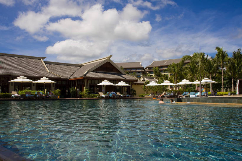 游泳池,横图,彩色,室外,白天,旅游,树林,建筑,酒店,三亚,中国,亚洲,景观,海湾,海南,天空,旅游胜地,摄影,海南省,度假村,东亚,三亚市,中华人民共和国,华南地区,琼,旅行,旅店,亚龙湾,亚龙湾国家旅游度假区,金茂三亚丽思卡尔顿酒店,bj174