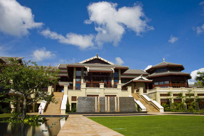 无人,横图,彩色,室外,白天,旅游,草坪,树林,建筑,酒店,椰树,三亚,中国,亚洲,景观,海湾,海南,天空,绿地,旅游胜地,摄影,海南省,度假村,东亚,三亚市,中华人民共和国,华南地区,琼,旅行,亚龙湾,亚龙湾国家旅游度假区,金茂三亚丽思卡尔顿酒店,bj174