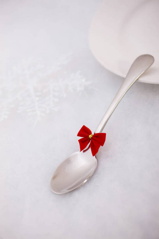 无人,竖图,彩色,室内,静物,中国,图片,勺子,艺术品,装饰品,两个,蝴蝶结,调羹,汤匙,竖,摄影,礼品,东亚,影棚拍摄,羹匙,bj174