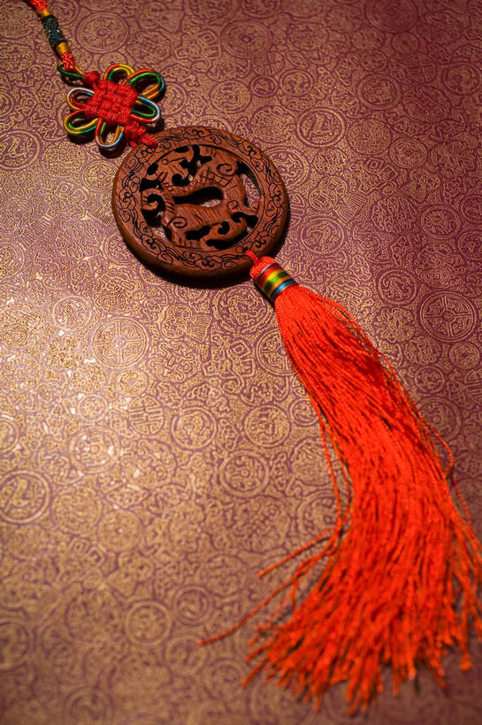 无人,竖图,彩色,室内,特写,静物,木雕,中国,春节,新年,节日,图片,装饰品,一个,饰品,中国结,竖,摄影,单个,中国文化,东亚,影棚拍摄,传统文化,bj174