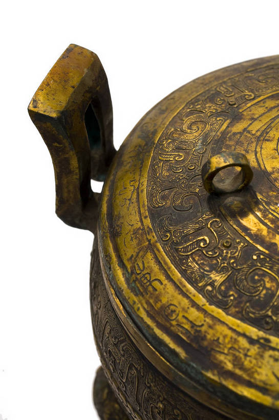 竖图,彩色,静物,中国,装饰,纹路,雕刻,图片,纹理,文化遗产,艺术品,历史,文物,装饰品,古代,一个,摄影,单个,古董,鼎,华丽,修饰,点缀,中国文化,用具,器具,铜器,东亚,肌理,衬托,美观,雅致,雅观,青铜器,古远,古代文明,美术工艺,影棚拍摄,青铜炊器,青铜鼎,传统文化,蟠龙纹,bj174