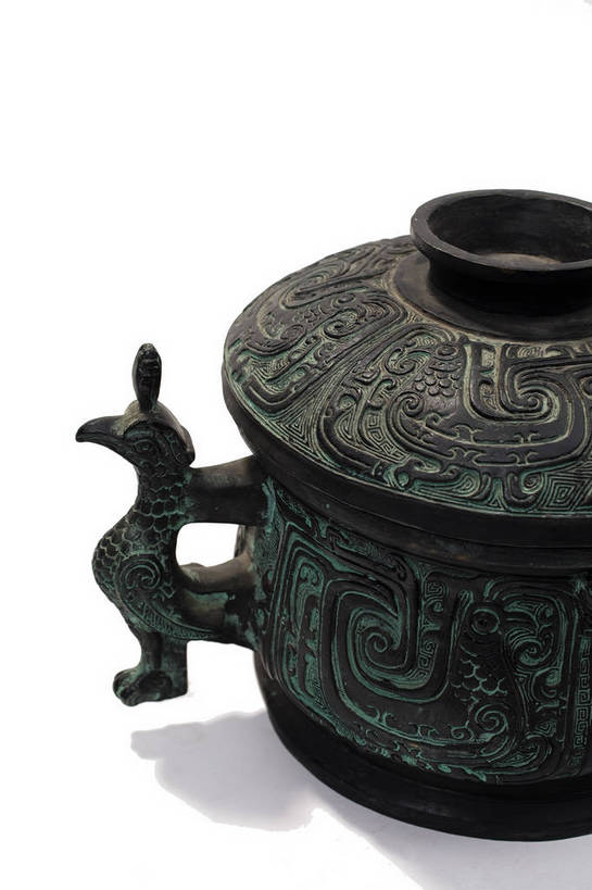 竖图,彩色,静物,金属制品,中国,金属,雕刻,图片,文化遗产,艺术品,历史,文物,装饰品,古代,一个,摄影,单个,古董,中国文化,东亚,青铜,青铜器,古远,古代文明,美术工艺,影棚拍摄,传统文化,青铜制品,簋,礼器,bj174