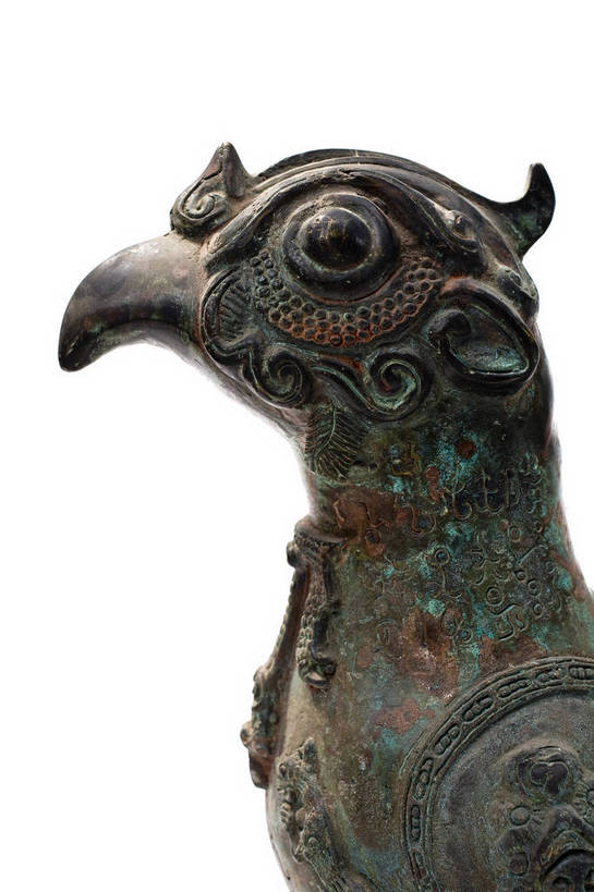 竖图,彩色,静物,杯子,金属制品,中国,金属,雕刻,图片,文化遗产,艺术品,历史,文物,装饰品,古代,一个,酒杯,摄影,单个,古董,中国文化,樽,东亚,青铜,青铜器,古远,古代文明,美术工艺,影棚拍摄,传统文化,青铜制品,子乍弄鸟尊,酒樽,bj174