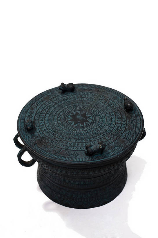 竖图,彩色,静物,中国,雕刻,图片,文化遗产,鼓,乐器,艺术品,历史,文物,装饰品,古代,一个,摄影,单个,古董,打击乐器,中国文化,东亚,青铜器,古远,古代文明,美术工艺,影棚拍摄,传统文化,铜鼓,bj174