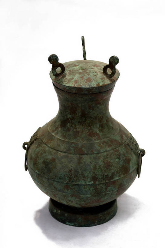 竖图,彩色,静物,中国,雕刻,壶,图片,文化遗产,艺术品,历史,文物,装饰品,古代,一个,容器,摄影,单个,古董,储藏,储存,中国文化,东亚,青铜器,古远,古代文明,美术工艺,影棚拍摄,贮存,传统文化,bj174