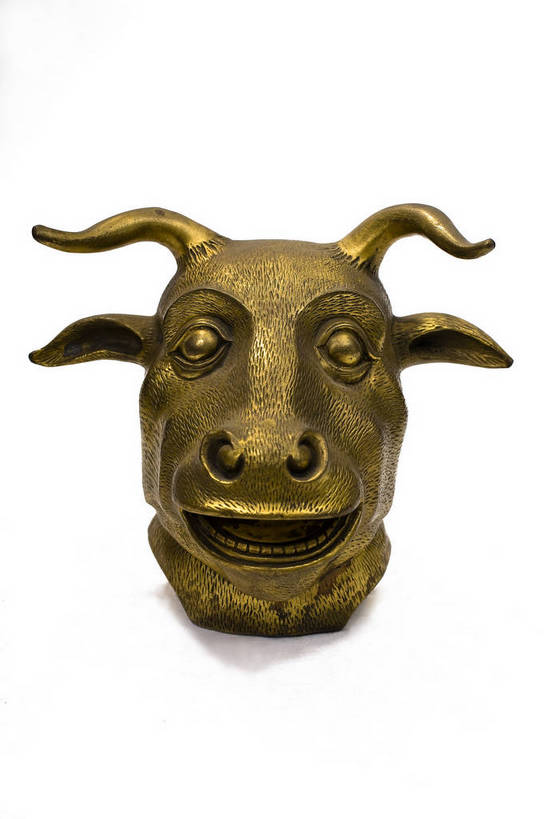 竖图,彩色,静物,雕塑,中国,艺术,装饰,雕刻,雕像,图片,文化遗产,艺术品,历史,文物,装饰品,古代,一个,工艺品,摄影,单个,古董,纪念,美术,中国文化,主题,陈列,东亚,功能,美学,青铜器,古远,古代文明,美术工艺,影棚拍摄,铜雕,传统文化,兽首,bj174