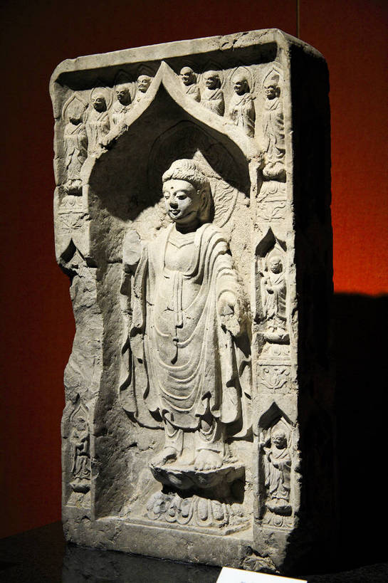 竖图,彩色,室内,特写,白天,旅游,度假,名胜古迹,标志建筑,地标,建筑,中国,遗迹,佛像,浮雕,图片,古迹,文物,娱乐,建设,佛,古建筑,石雕,享受,休闲,旅游胜地,放松,摄影,宗教,佛教,石像,中国文化,古文明,东亚,佛龛,传统文化,bj174