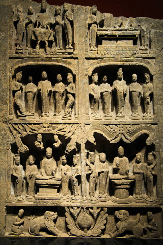 竖图,彩色,室内,特写,白天,旅游,度假,名胜古迹,标志建筑,地标,建筑,中国,遗迹,佛像,浮雕,图片,古迹,文物,娱乐,建设,佛,古建筑,石雕,享受,休闲,旅游胜地,放松,摄影,宗教,佛教,石像,中国文化,古文明,东亚,佛龛,传统文化,bj174