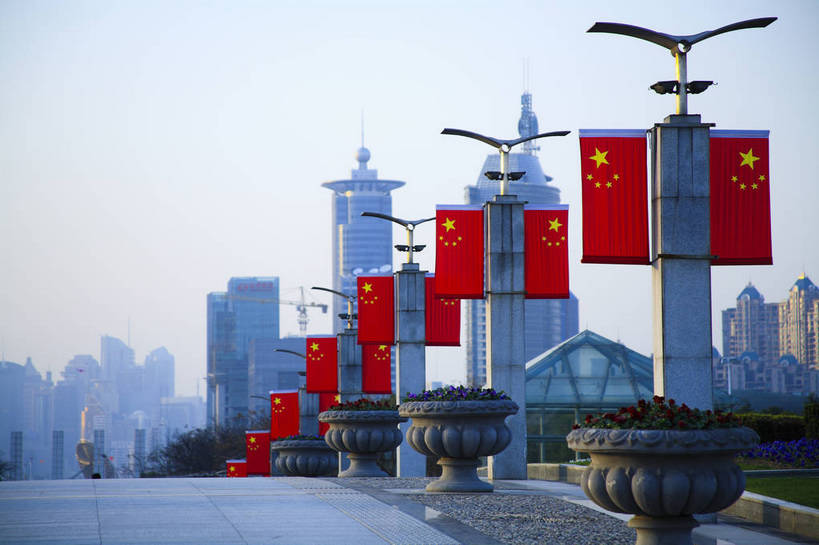 广场,横图,彩色,室外,白天,旅游,度假,名胜古迹,标志建筑,城市,地标,建筑,路灯,国旗,上海,中国,节日,遗迹,图片,景观,古迹,文物,娱乐,建设,古建筑,享受,休闲,旅游胜地,放松,摄影,上海科技馆,科技馆,古文明,东亚,旅行,bj174