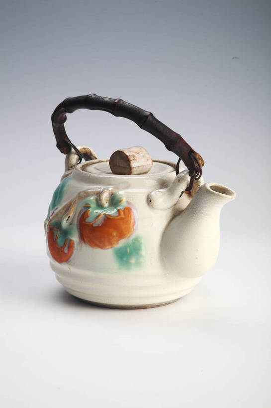 竖图,彩色,静物,中国,彩绘,瓷器,壶,图片,陶瓷,文化遗产,艺术品,历史,文物,水壶,装饰品,古代,一个,茶壶,容器,工艺品,摄影,单个,古董,中国文化,东亚,古远,彩釉,古代文明,美术工艺,影棚拍摄,传统文化,提梁壶,bj174