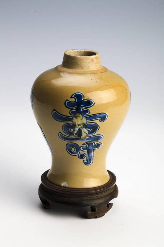 竖图,彩色,静物,中国,彩绘,瓷器,图片,陶瓷,文化遗产,艺术品,历史,文物,装饰品,古代,一个,工艺品,摄影,单个,古董,中国文化,瓷瓶,东亚,古远,彩釉,古代文明,美术工艺,影棚拍摄,传统文化,bj174