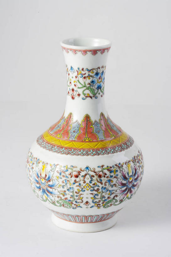 竖图,彩色,静物,中国,彩绘,瓷器,图片,陶瓷,文化遗产,艺术品,历史,文物,装饰品,古代,一个,工艺品,摄影,单个,古董,中国文化,瓷瓶,东亚,古远,彩釉,古代文明,美术工艺,影棚拍摄,传统文化,bj174