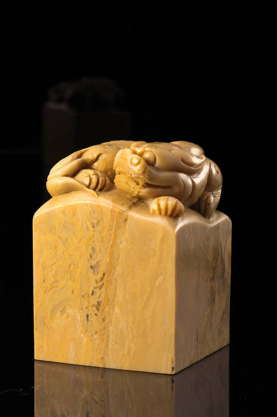 竖图,彩色,静物,中国,雕刻,图片,文化遗产,艺术品,历史,文物,石雕,装饰品,古代,一个,工艺品,摄影,单个,古董,中国文化,东亚,古远,古代文明,美术工艺,寿山石,寿山石雕,影棚拍摄,玉玺,传统文化,bj174