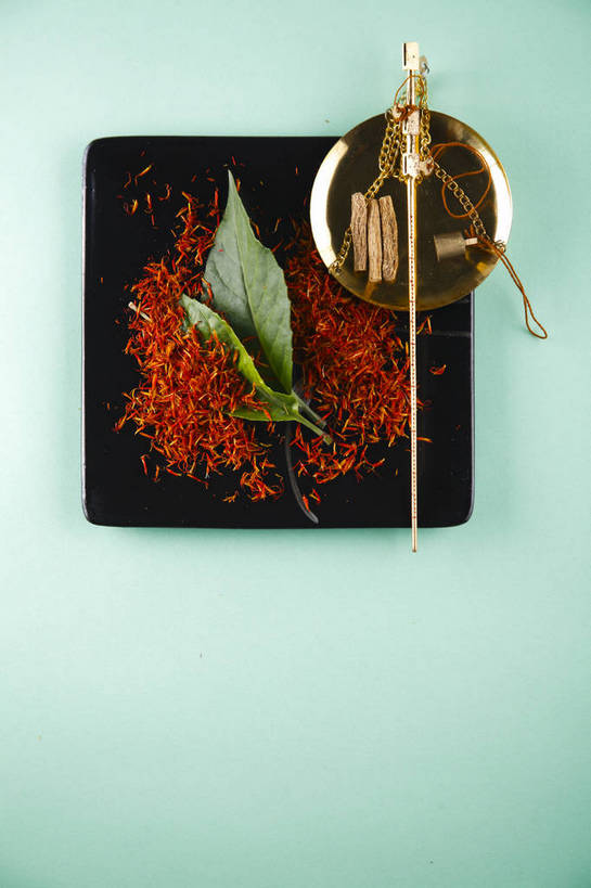 竖图,彩色,静物,中国,许多,底纹,民俗,图片,草药,艺术品,很多,中药,装饰品,多个,养生,摄影,中国文化,药材,中医,东亚,美术工艺,影棚拍摄,传统文化,bj174