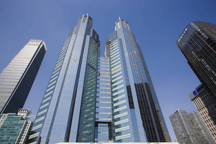 横图,彩色,室外,特写,白天,旅游,度假,美景,名胜古迹,标志建筑,道路,地标,建筑,街道,路,公路,雕塑,北京,中国,亚洲,遗迹,艺术,装饰,雕刻,雕像,图片,景观,交通,首都,古迹,文物,娱乐,建设,古建筑,现代建筑,工艺品,地标建筑,享受,休闲,旅游胜地,摩天大厦,商务楼,景色,放松,摄影,纪念,美术,主题,陈列,古文明,东亚,中华人民共和国,北京市,京,北平,华北地区,朝阳区,功能,美学,马路,旅行,北京CBD,北京商务中心区,中国北京大北窑,嘉里中心,东三环,光华路,富尔大厦,bj174