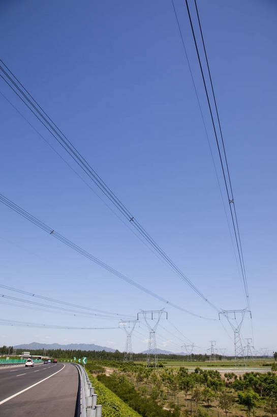 竖图,彩色,旅游,田园,道路,高速公路,北京,中国,亚洲,图片,乡村,摄影,电网,文明,高压线,东亚,中华人民共和国,北京市,京,北平,华北地区,河北,河北省,冀,高压塔,承德,承德市,旅行,京承高速公路,bj174