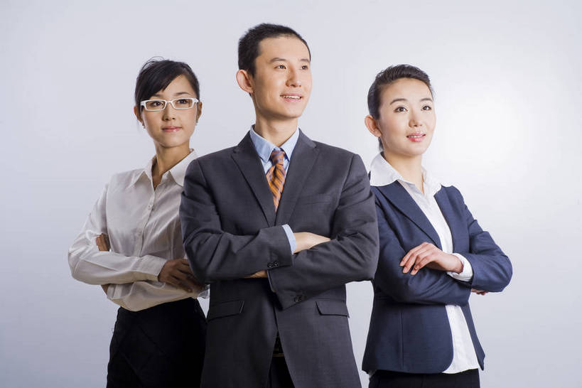 东方人,三个人,商务人士,办公室,微笑,横图,彩色,室内,白天,西装,商务,成功,合作,信心,职员,北京,中国,亚洲,正装,图片,站着,摄影,东亚,团结,男人,男性,女人,女性,亚洲人,中国人,年轻人,白领,半身,影棚拍摄,高兴,办公,bj174