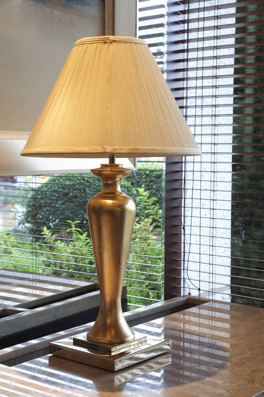 竖图,彩色,特写,台灯,卧室,酒店,静物,中国,亚洲,局部,图片,百叶窗,会所,窗台,物品,摄影,休息室,场所,东亚,中华人民共和国,bj174