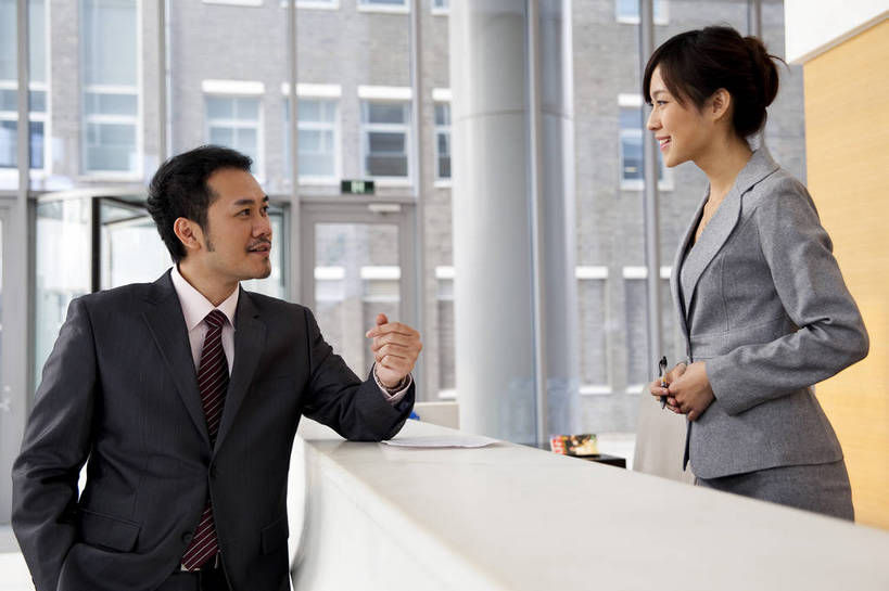 东方人,两个人,商务人士,前台,商务男性,商务女性,办公室,微笑,横图,彩色,室内,白天,衬衫,西装,商务,成功,合作,信心,职员,中国,亚洲,套装,正装,图片,现代建筑,站着,美女,金融,摄影,经济,商务装,咨询,贸易,工薪阶层,东亚,友情,男人,男性,女人,女性,亚洲人,中国人,年轻人,白领,上班族,半身,衬衣,高兴,办公,商业,bj174