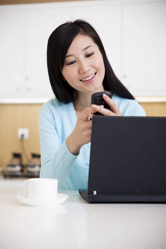 东方人,一个人,商务人士,商务女性,办公室,打电话,竖图,彩色,室内,白天,西装,商务,成功,信心,职员,手机,中国,亚洲,套装,正装,工作,图片,现代建筑,笔记本,美女,金融,摄影,休息室,经济,商务装,贸易,工薪阶层,东亚,茶水间,手提电脑,女人,女性,亚洲人,中国人,年轻人,白领,上班族,坐着,半身,高兴,办公,商业,bj174