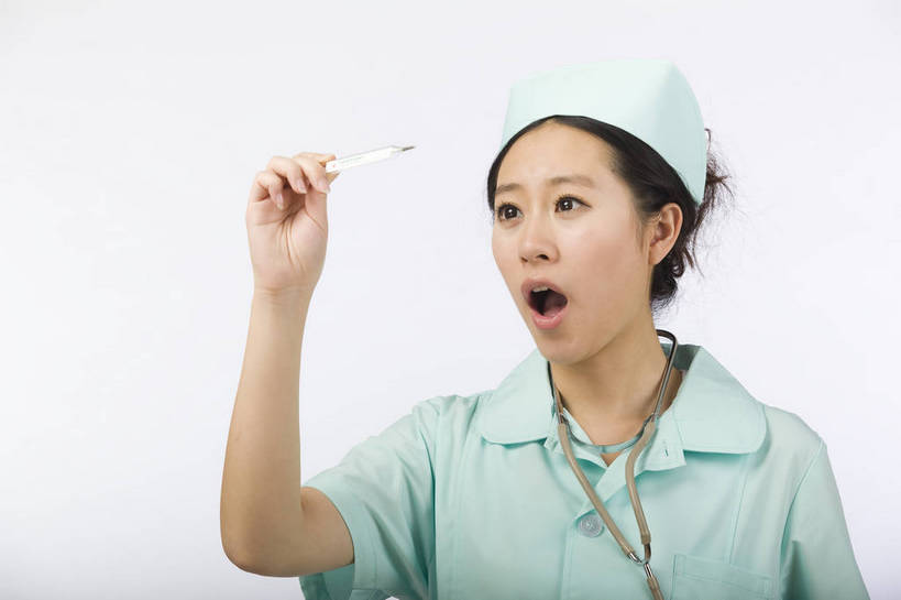 东方人,头发,一个人,护士,横图,职员,北京,中国,仅一个年轻女性,仅一个女性,仅一个人,检查,工作,测量,职业装,黑色,体温计,听诊器,站着,职业,健康,舒服,夸张,美女,治疗,服务,生活方式,吃惊,温度,医疗,毛发,护士帽,体温,年轻女性,女人,女性,中国人,年轻人,白领,商人,上班族,半身,愉快,白领阶层,办公室职员,bj174