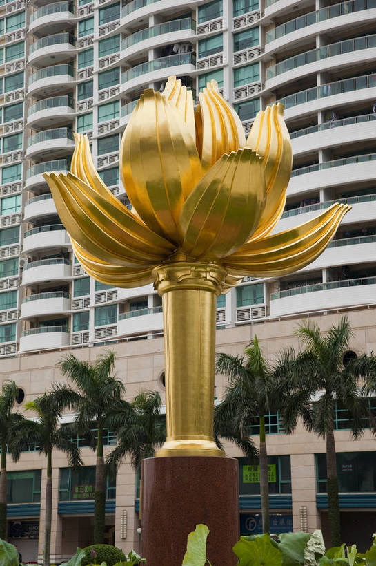 无人,竖图,彩色,室外,特写,白天,旅游,度假,名胜古迹,标志建筑,城市,地标,建筑,莲花,雕塑,澳门,中国,遗迹,艺术,装饰,雕刻,雕像,图片,古迹,文物,娱乐,建设,现代,古建筑,现代建筑,工艺品,地标建筑,享受,休闲,金色,旅游胜地,放松,纪念,美术,都市风光,文明,中国文化,主题,陈列,古文明,功能,美学,繁荣,旅行,金莲花广场,bj174